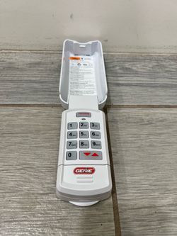 Genie Universal Series Wireless Garage Door Opener Keypad (New) no box