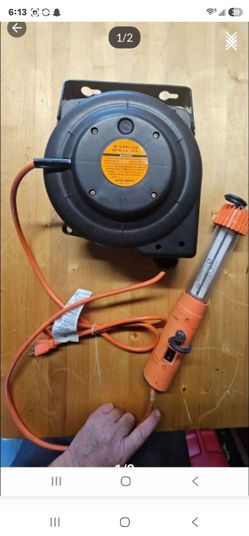 Retractable Extension Cord Reel with Work Light