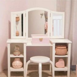 Pottery Barn Kids Madeline White Play Vanity Table With Mirror And Stool