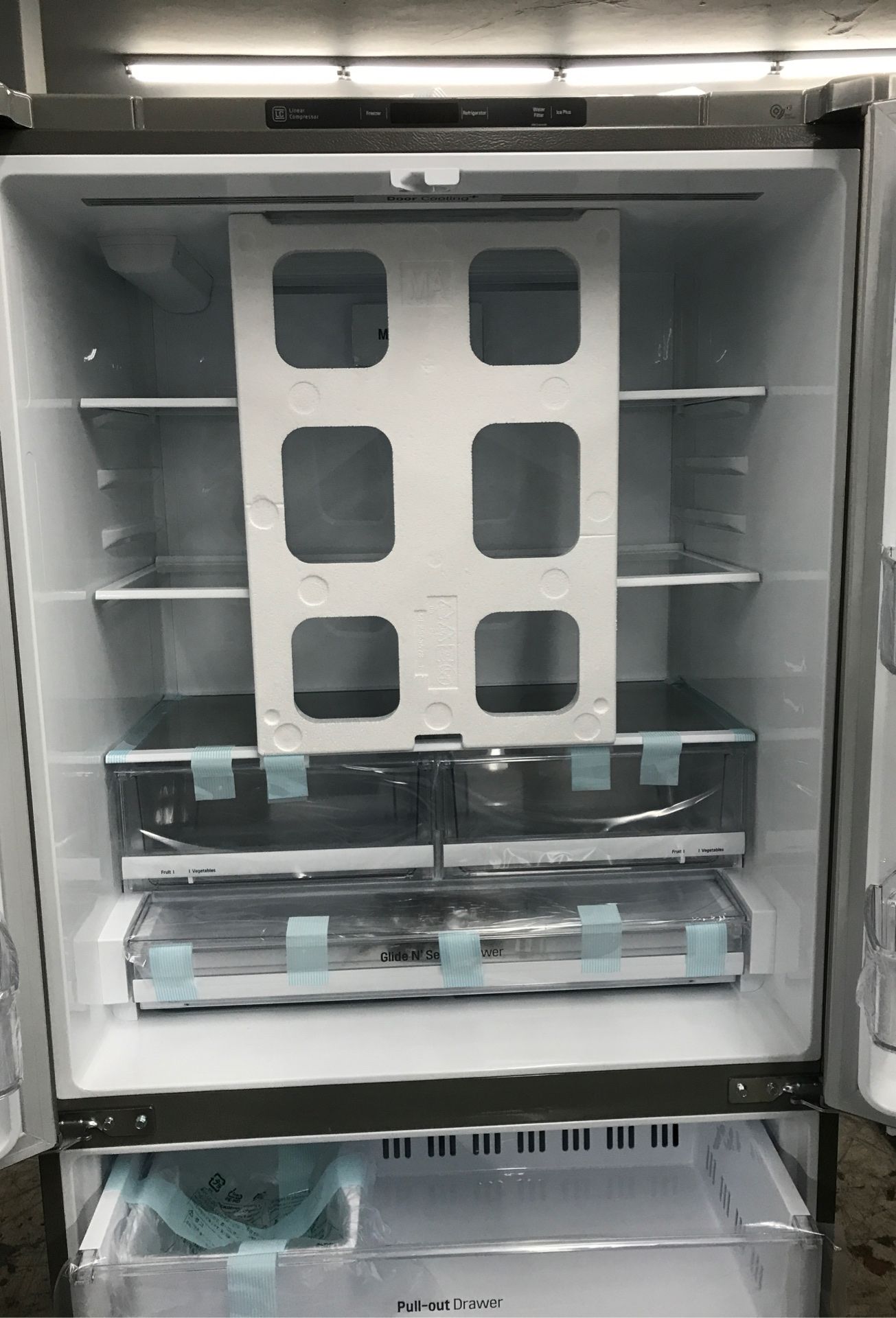 LG STAINLESS STEEL COUNTER DEPTH FRENCH DOOR FRIDGE — NEW 2019 NEVER USED —