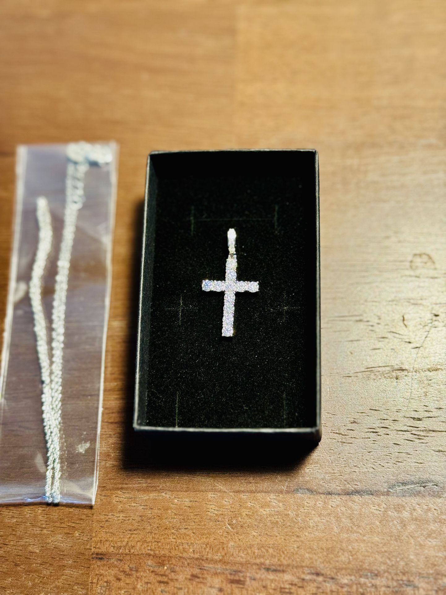 Moissanite 2.4 ct Cross pendant 925 + 18" 925 chain