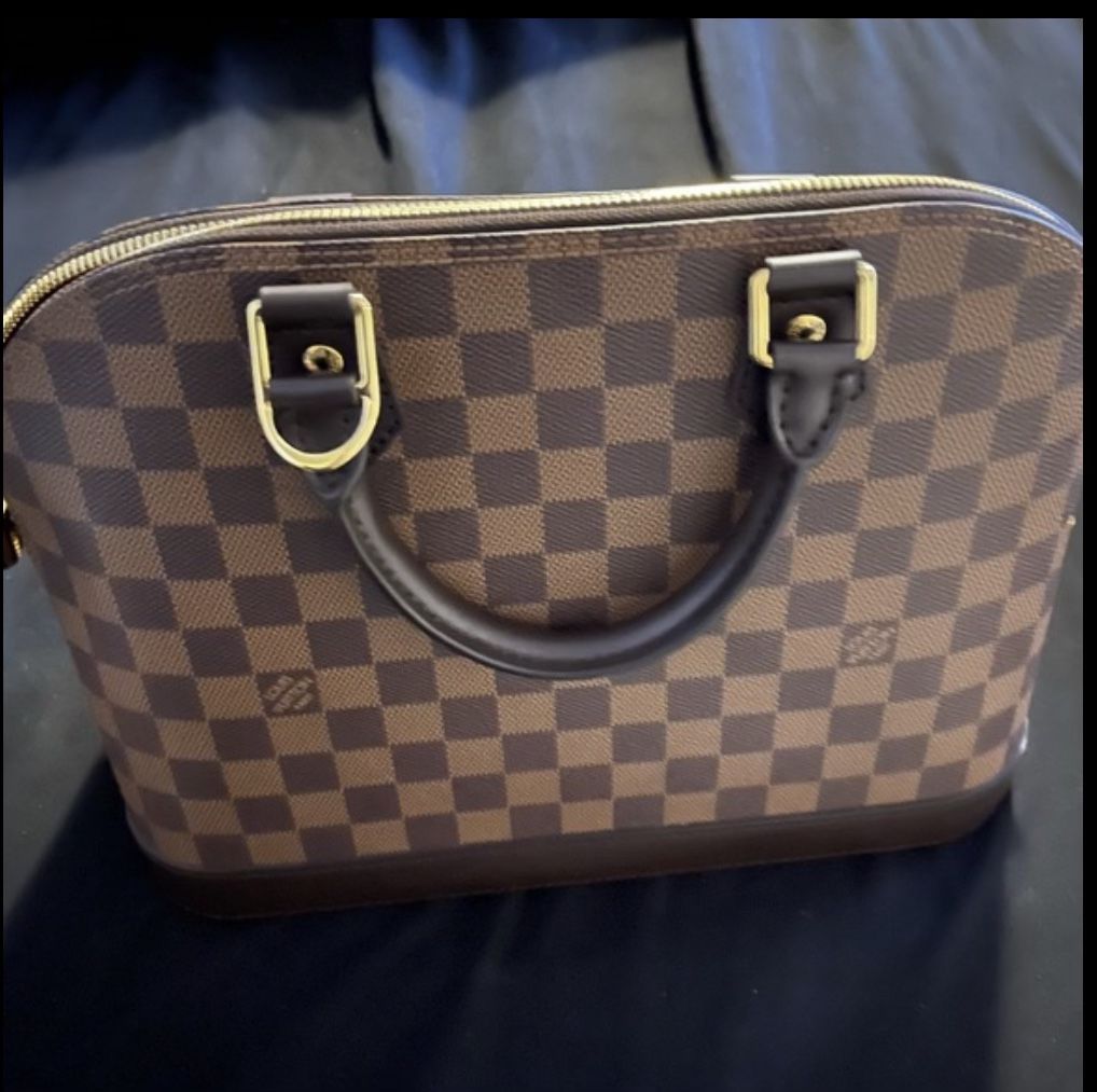 Louis Vuitton NBA x LV Messenger Bag for Sale in Atlanta, GA - OfferUp