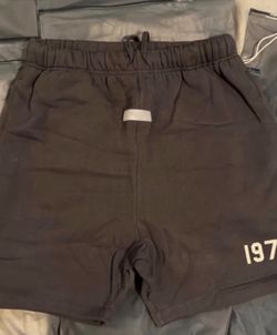 Ess shorts