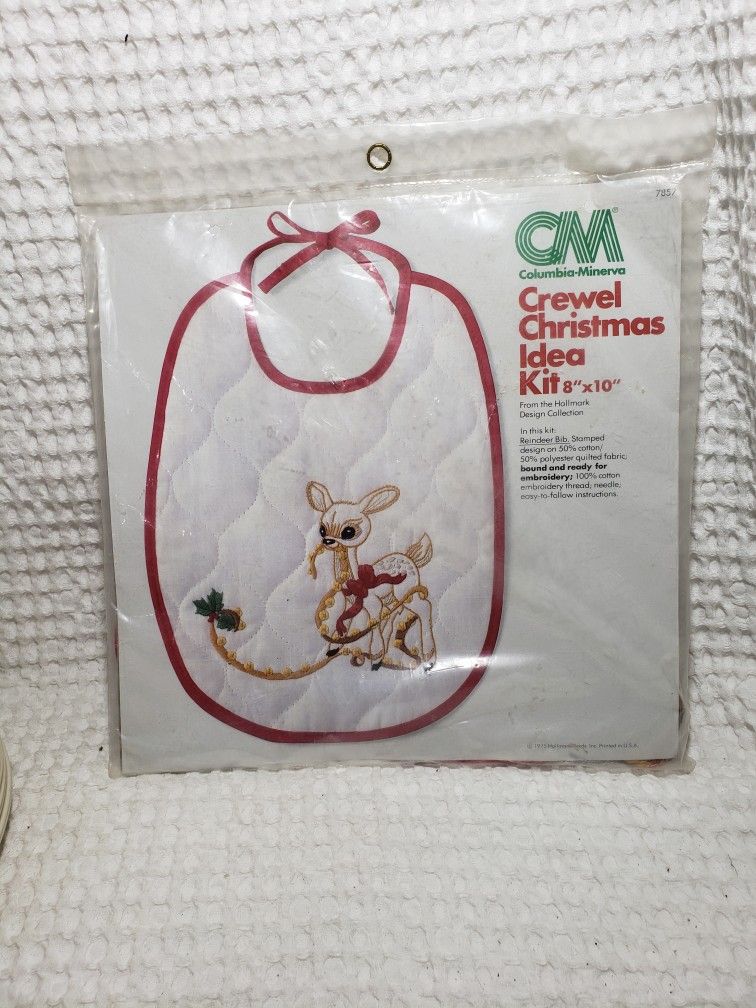 New Columbua-minerva crewel christmas bib kit. Smoke free home. 