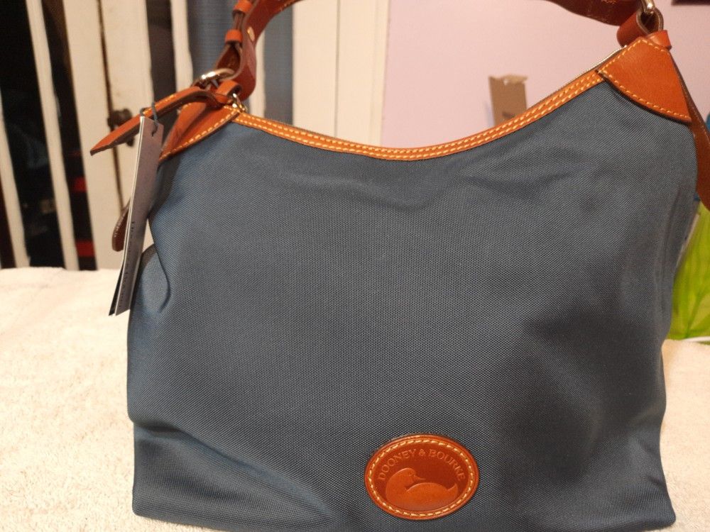 Dooney & Bourke Purse