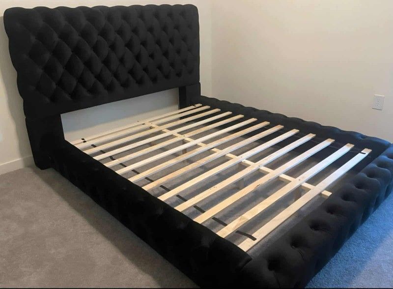 Flash sale! Brand new king size bedframe