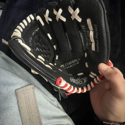 Rawling Baseball Glove 10.5 Inch Glove