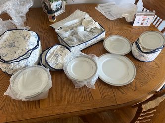 Set of 8 Brand new china set