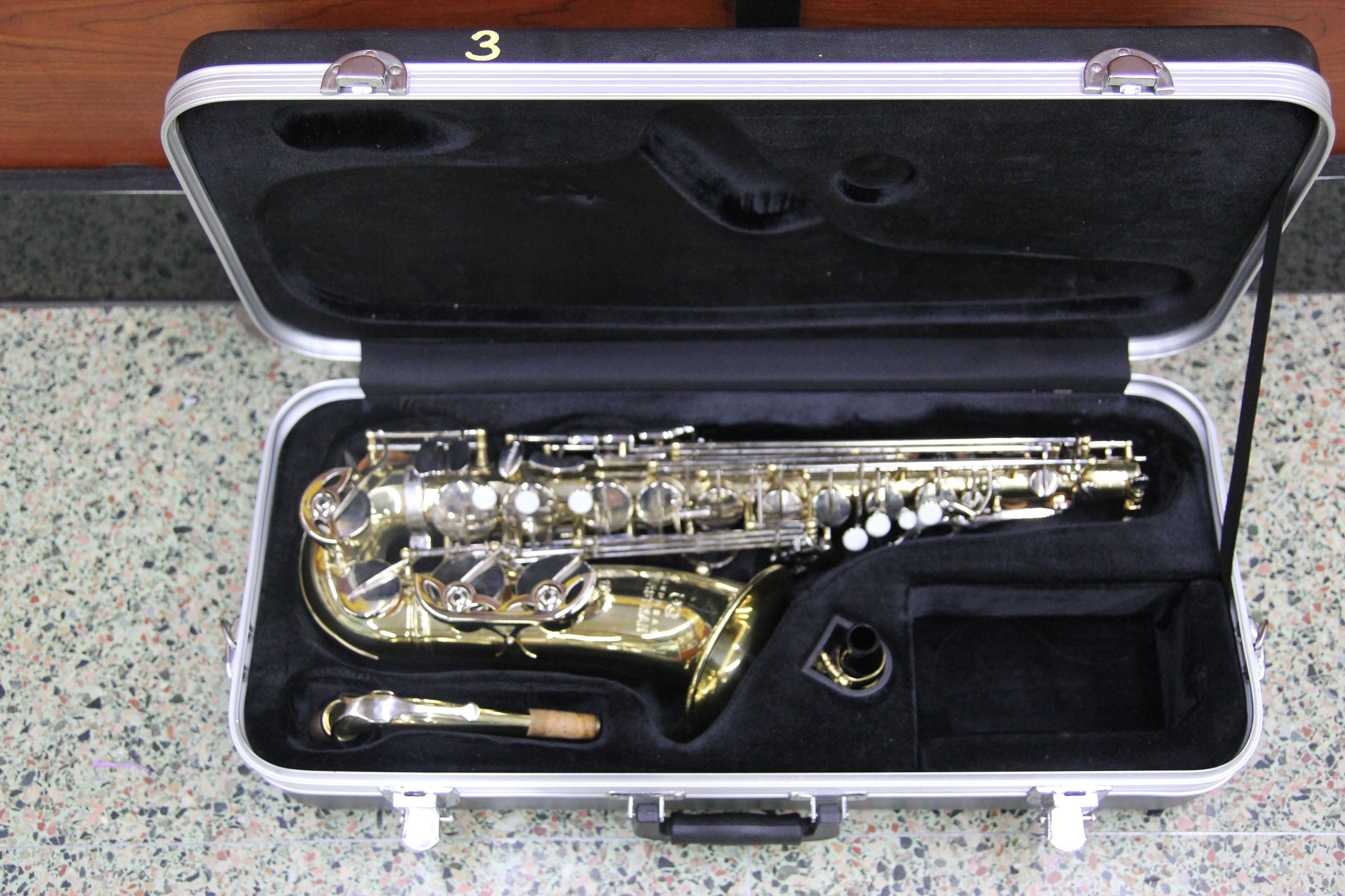 Andreas Eastman EAS240 Alto Saxophone W/Case