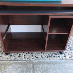 Computer desk