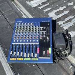 Yamaha MG12/4 Mixing Console/ Mixer