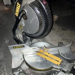 Dewalt Saw 