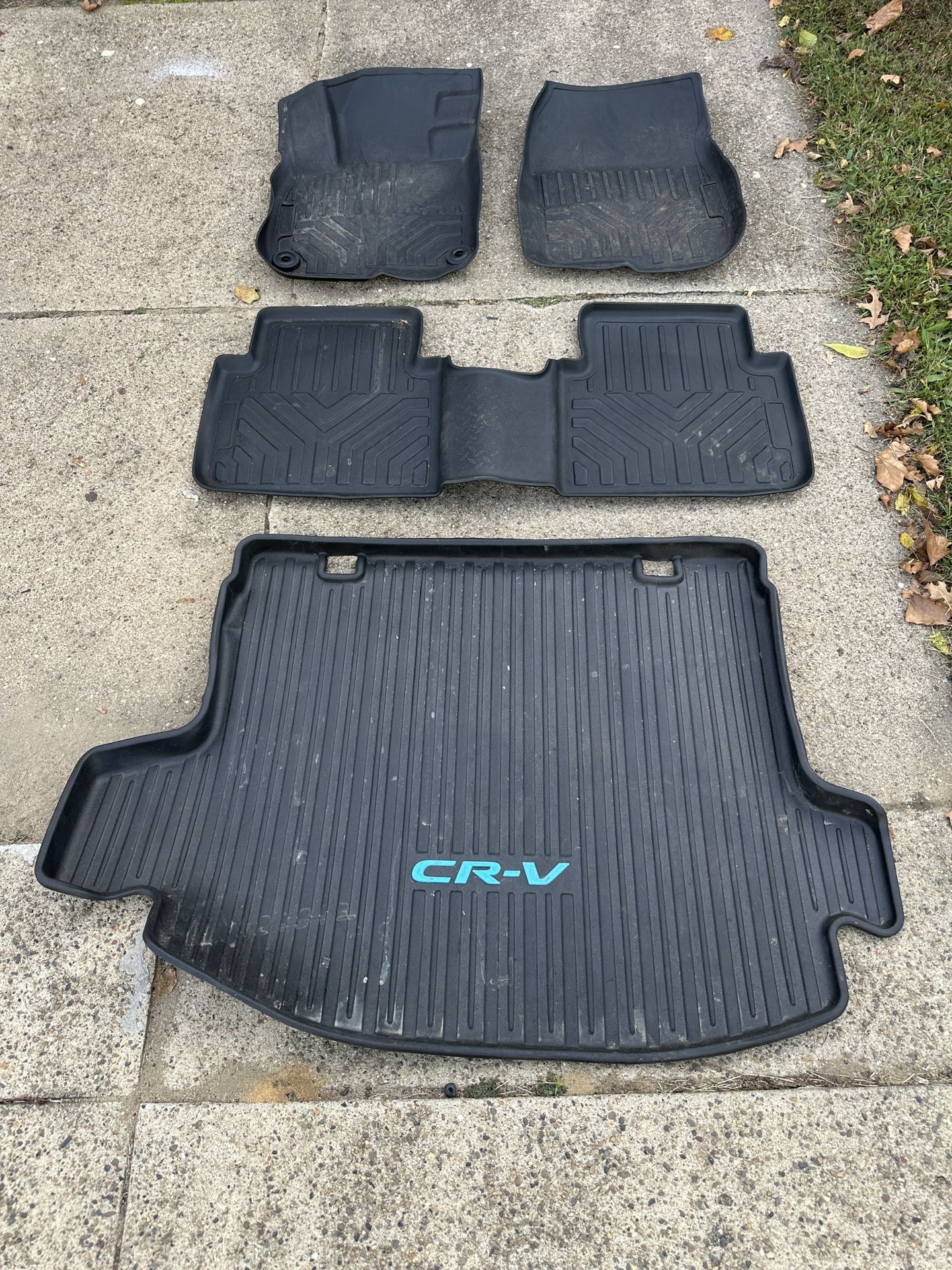 2024 Honda Crv Hybrid Carpet/ Rubber Mat & Seat Covers