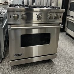 Viking Professional 30” Wide Stainless Steel Gas Range 
