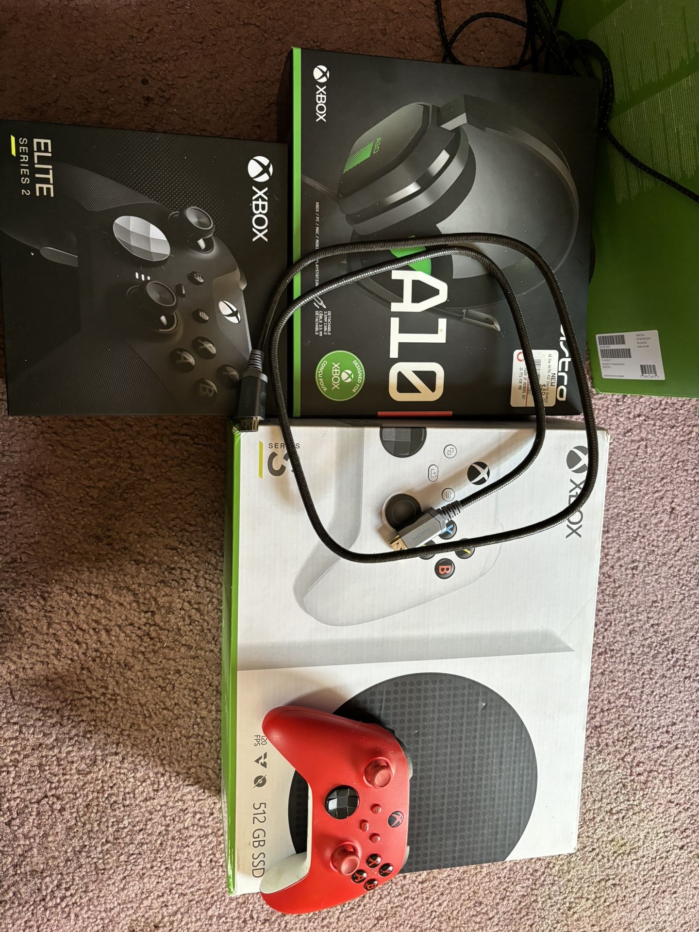 Pretty much brand new condition *XBOX SERIES S* still in the box 