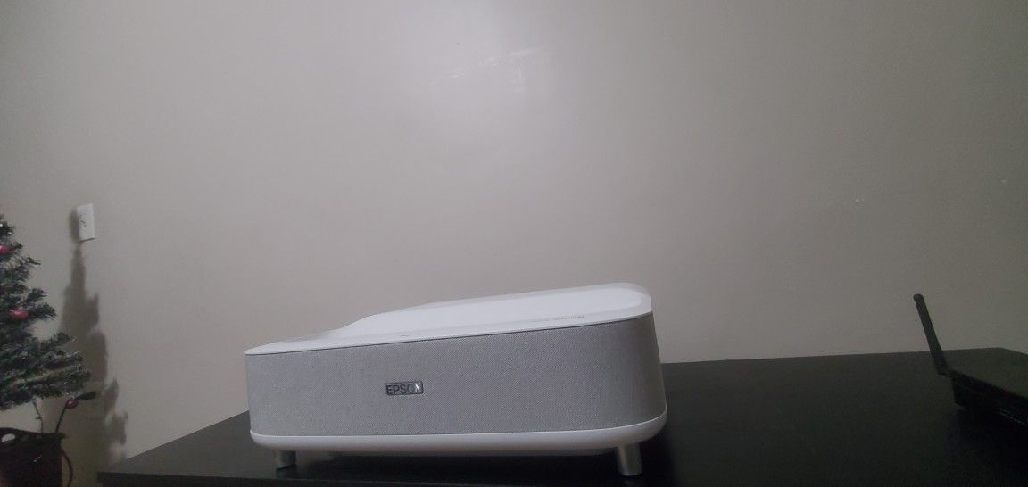 Epson Epiqvision LS300 HDR Laser Smart Android Projector