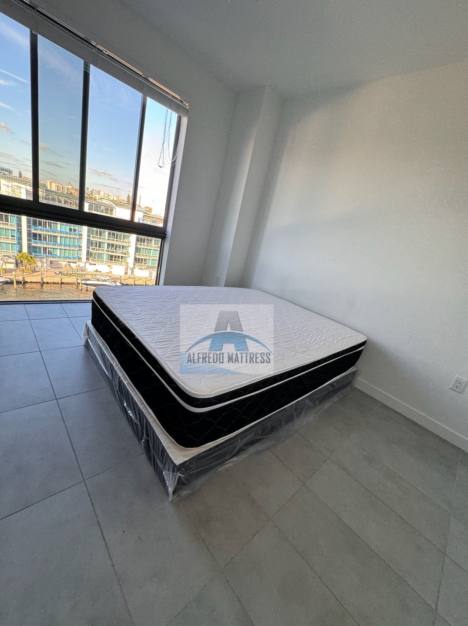 Queen mattress pillow top set with box spring (2pc - new)