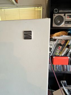 Kenmore Refrigerator white