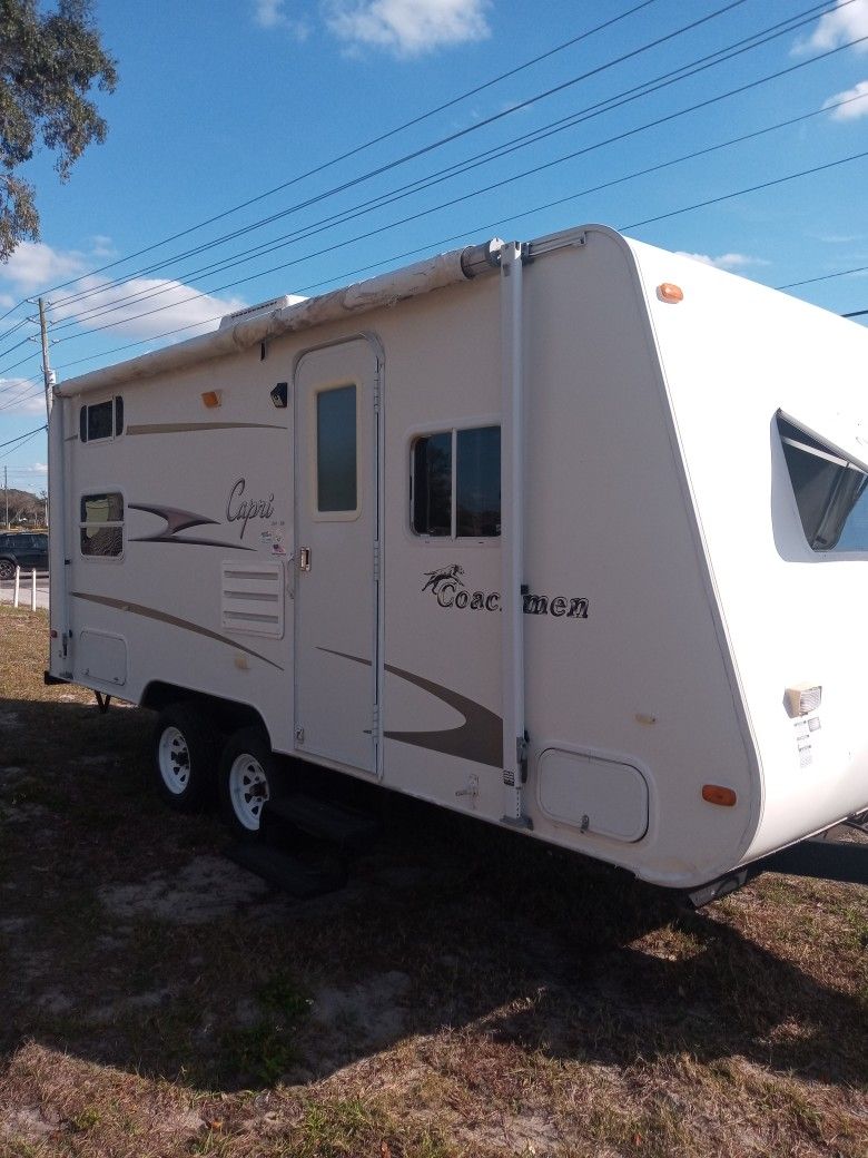 07 Coachmen Capri