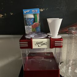 Snowcone maker