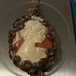 Vintage Cameo Pendant Antique Shell Cameo Pendant - Necklace  Carved    -  14kt. Rolled Gold - Wire