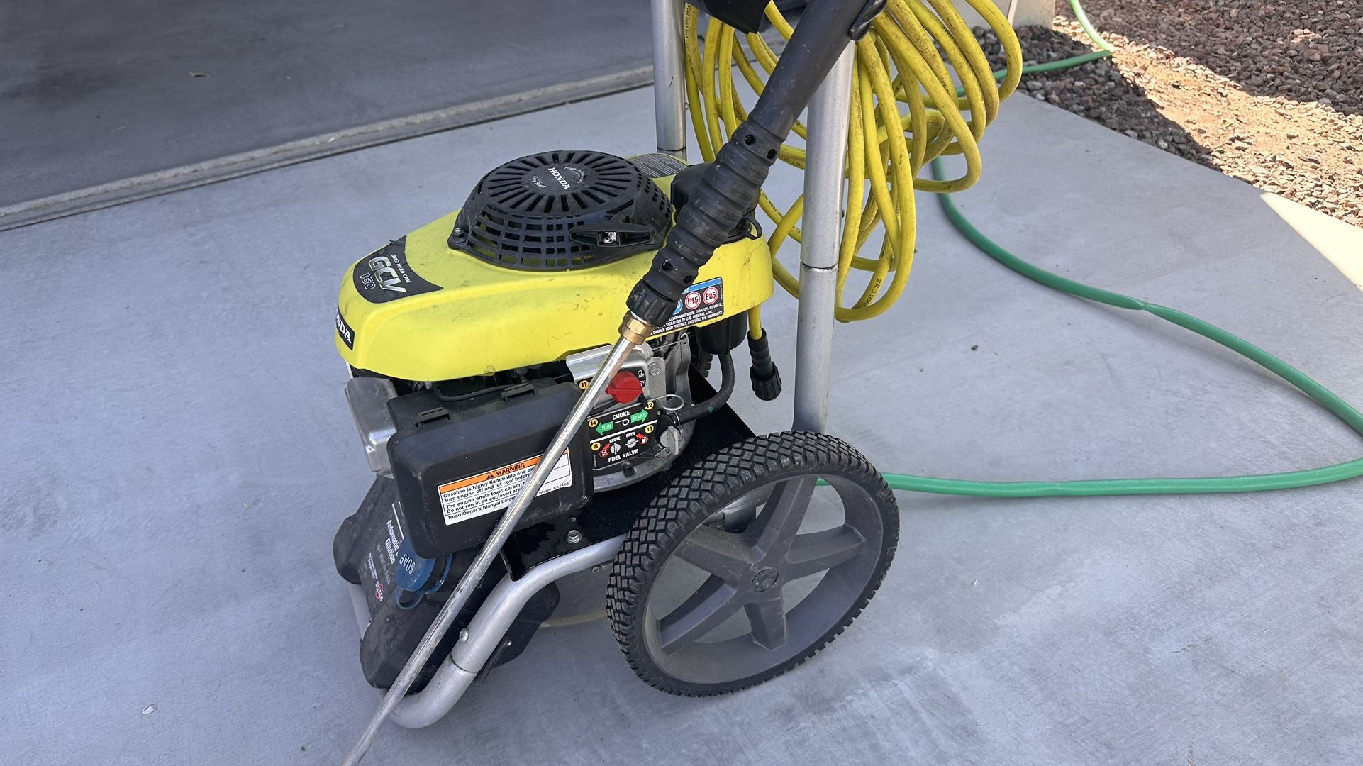 3000 PSI 2.3 GPM Cold Water Gas Pressure Washer with Honda GCV160 Engine with 3300 psi surface plate