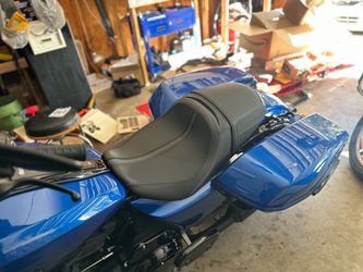2024 Harley Davidson Street Glide Stock Seat OEM