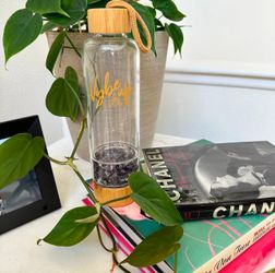 Glass Water Bottle With Amethyst 