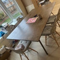 Nice Dinner Table With Chairs