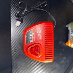 Milwaukee M12 Battery Charger