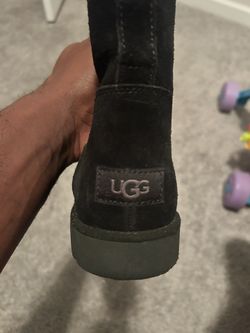 UGGs Size 8W