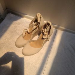 Super Cute !!!  Tan Lace Up Wedges 