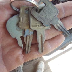 4 Caterpillar Ignition Keys 