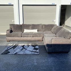 Like New Dark Grey Sectional Couch/Sofa by Ashley + FREE DELIVERY🚛
