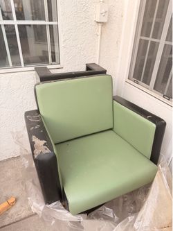 Salon hood dryer chair