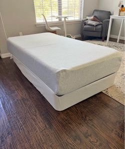 Twin size mattress and box spring