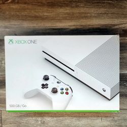 Microsoft Xbox One S 500GB Console  Disc Version (One Controller)