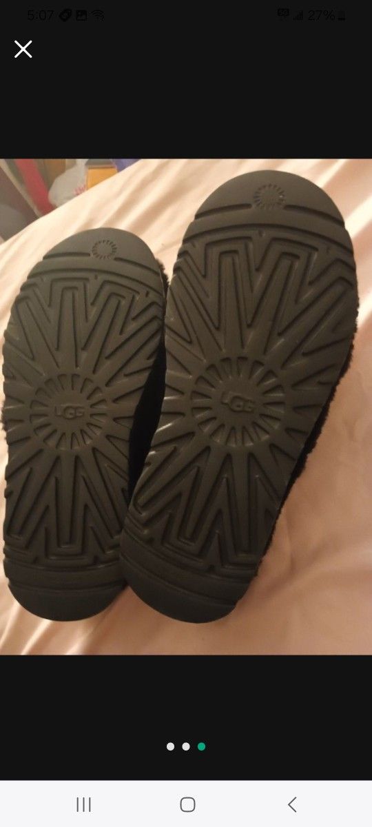 UGG