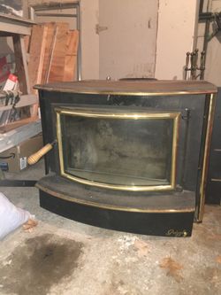 Derco grizzly wood burning stove for Sale in Beavercreek, OH - OfferUp