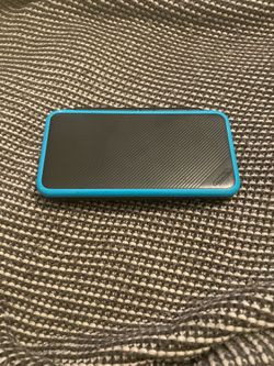 New Nintendo 2DS XL - Blue w/ 128 gb SD Card
