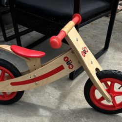 Bright Water Industries ZuM CX Kids Balance Bike with Rubber Band Handgrips, Red (Like New; Rarely Used)