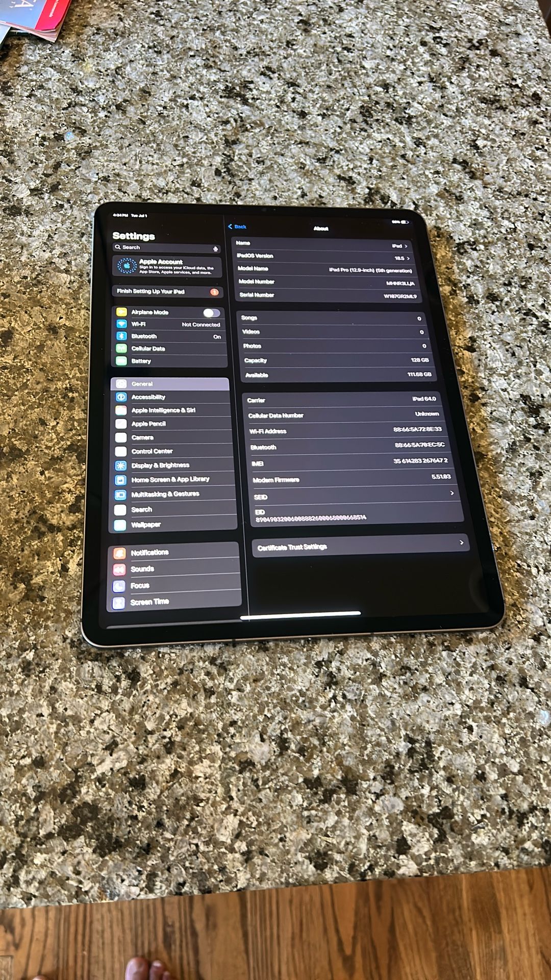 iPad Pro 5th Gen m1 128gb WiFi Plus Cellular