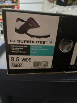 Men's golf shoes, new in box