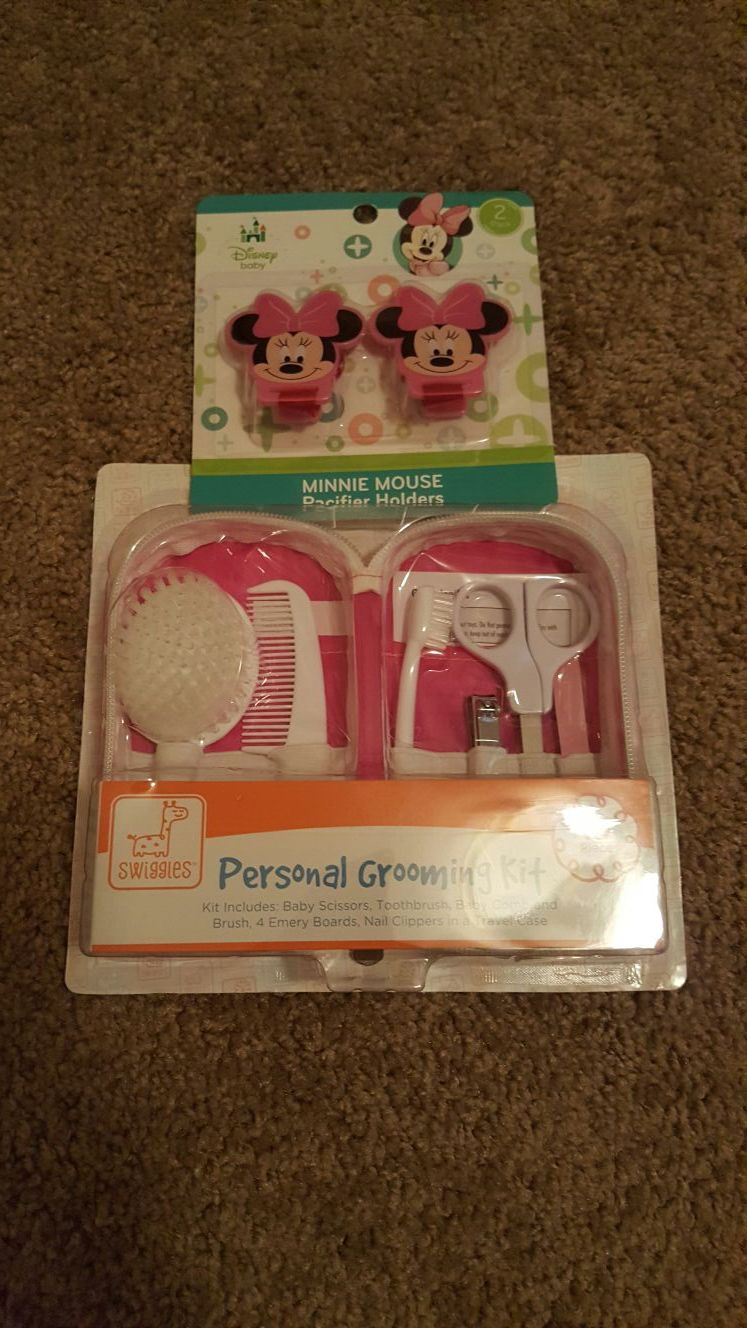 Grooming kit, pass latch