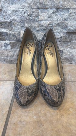 8.5 Sychelles Snakeskin heel