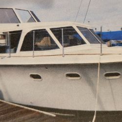 Hatteras Fiberglass 41' Yacht