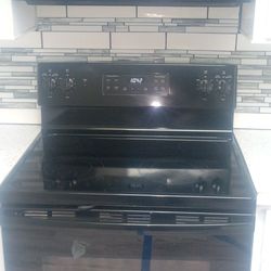 Almost brand new very little use on this unit very clean no dents or scratches electric glass stove top 4burner and oven