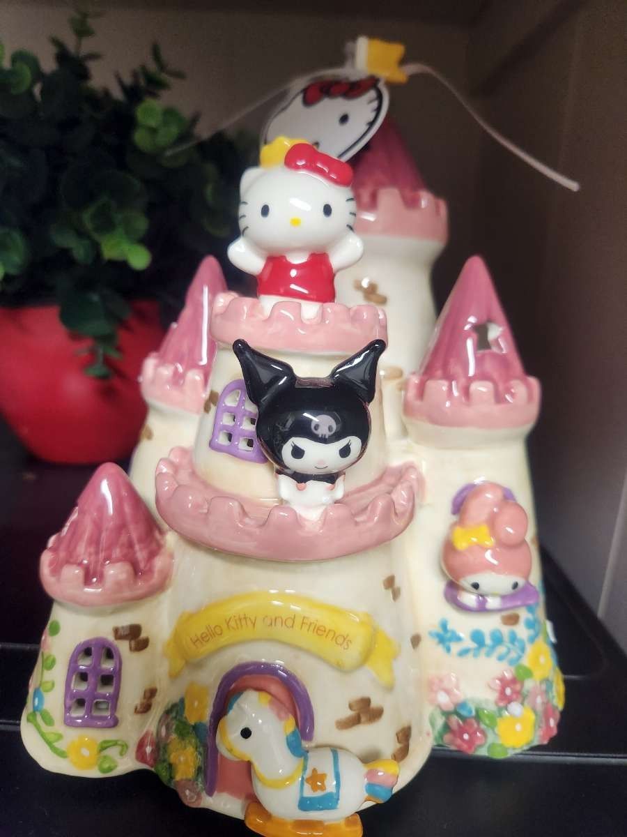 Hello kitty Castle Ceramic