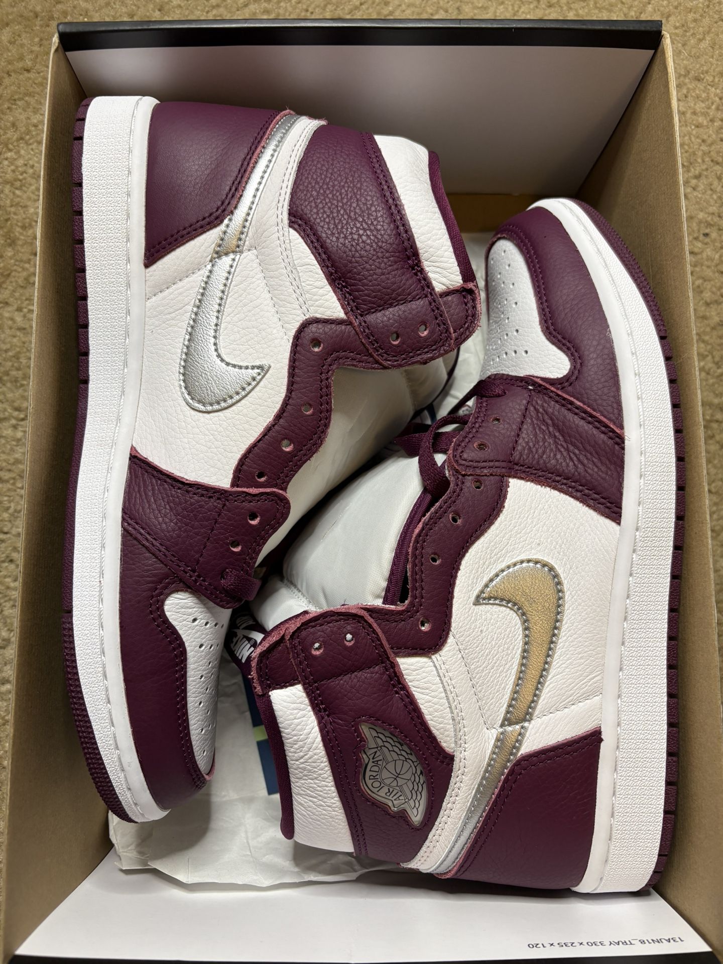 Air Jordan 1 Retro High OG Bordeaux 