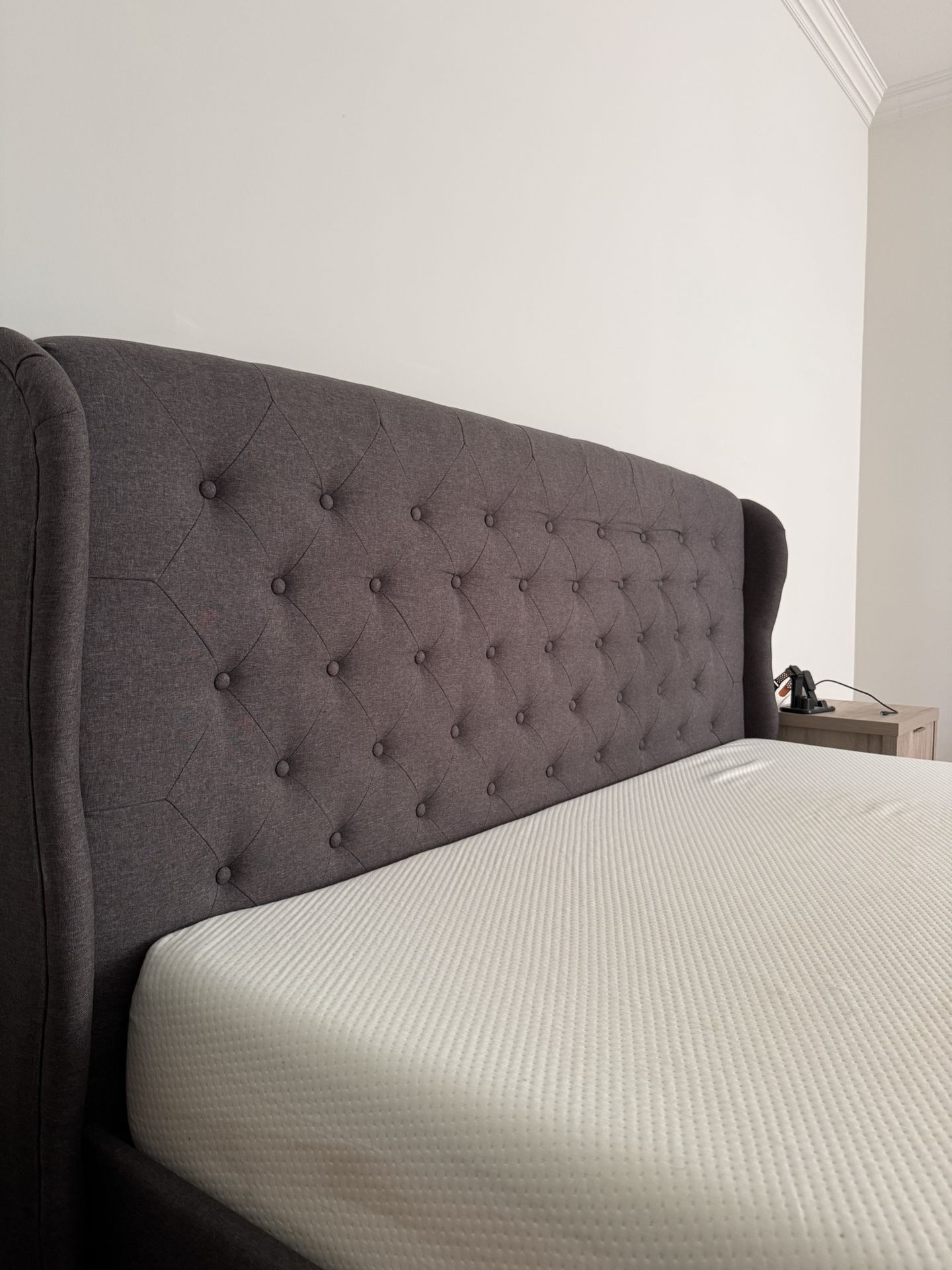 King Frame Bed With A Great Mattress